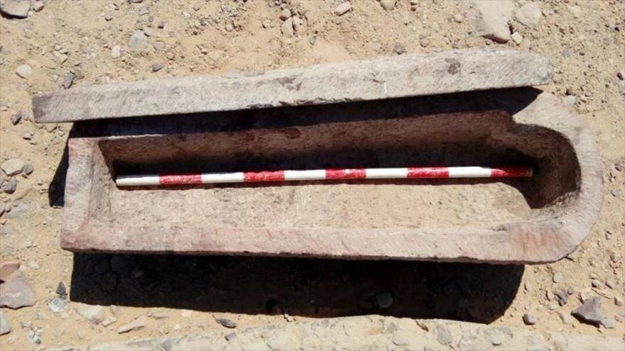 Ataúd hallado en las nuevas tumbas descubiertas en la ciudad egipcia de Asuán