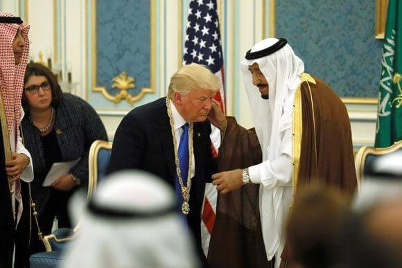 El rey Salman de Arabia Saudí y Donald Trump, durante la reciente visita del mandatario de EE.UU. a Riad. Foto: Jonathan Ernst/ Reuters.