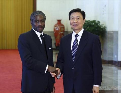 China(M. Yu) y Guinea Ecuatorial(Teodoro Obiang)