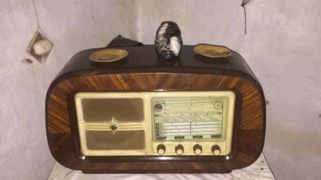 La radio alemana Telefunken era un objeto de mucho valor en Vallegrande en la década del 60 | BORIS MIRANDA / BBC MUNDO
