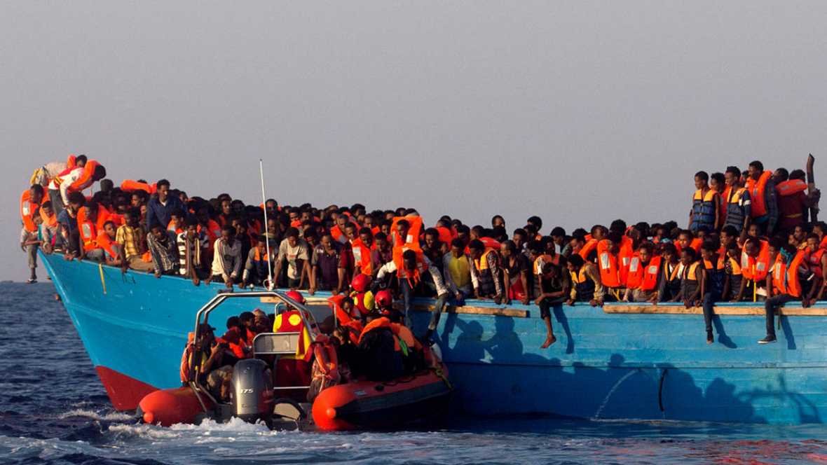 Inmigrantes en el Mar Mediterráneo