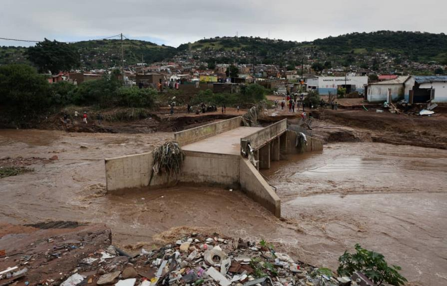 Sudáfrica inundaciones en el este