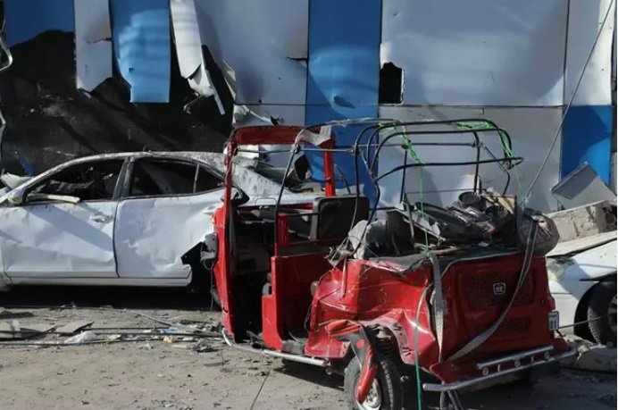 Archivo Imagen de la capital de Somalia Mogadiscio tras un atentado con coche bomba en octubre de 2022