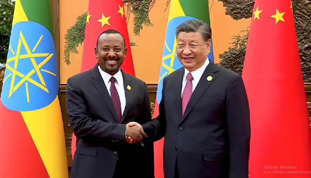 El primer ministro de Etiopía Abiy Ahmed con el presidente de China Xi Jinping