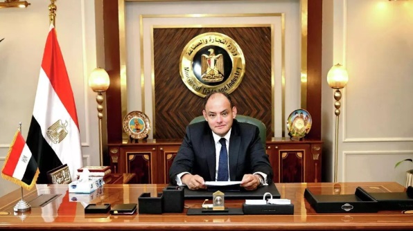 Ministro de Industria y Comercio de Egipto Ahmed Samir Salé