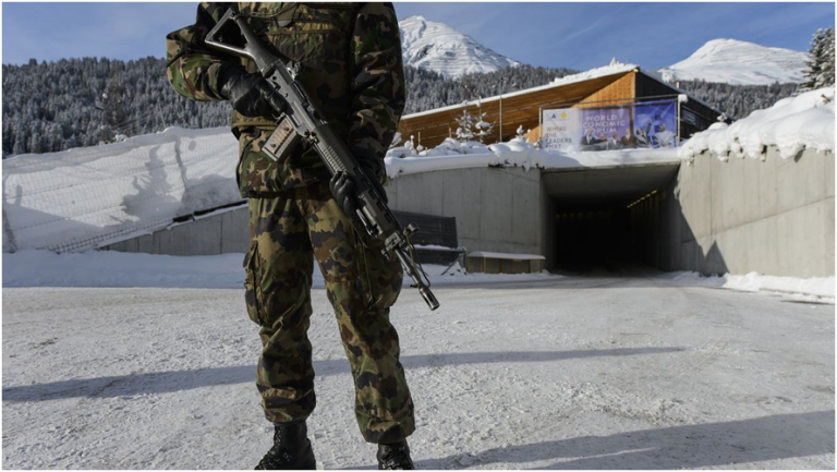 Efectivos militares en Davos para la protección del foro 2024