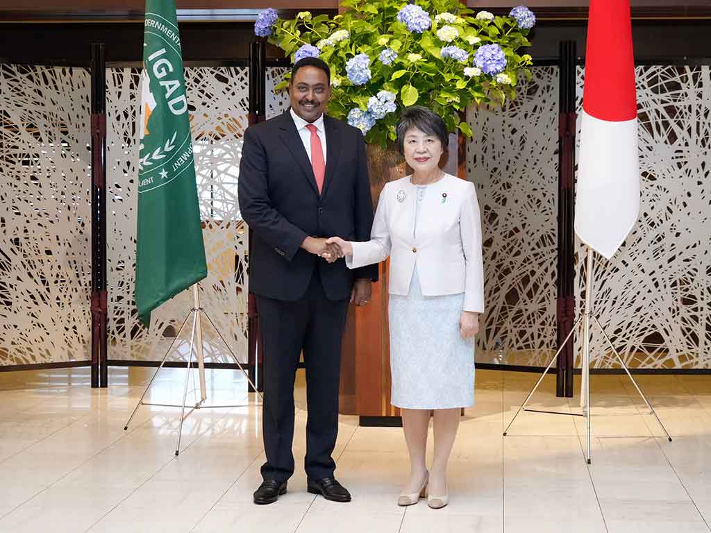 El secretario ejecutivo de la Autoridad Intergubernamental para el Desarrollo IGAD, Workneh Gebeyehu, dialogó hoy con la ministra de Relaciones Exteriores de Japón, Kamikawa Yoko