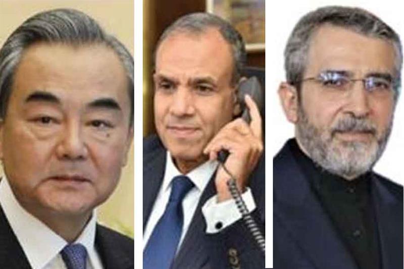 ministro de Asuntos Exteriores de China Wang Yi el ministro de Asuntos Exteriores de Egipto Badr Abdelatty y el ministro de Asuntos Exteriores en funciones de Irán Ali Bagheri Kani