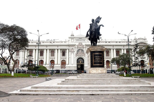 plaza Bolívar de Lima