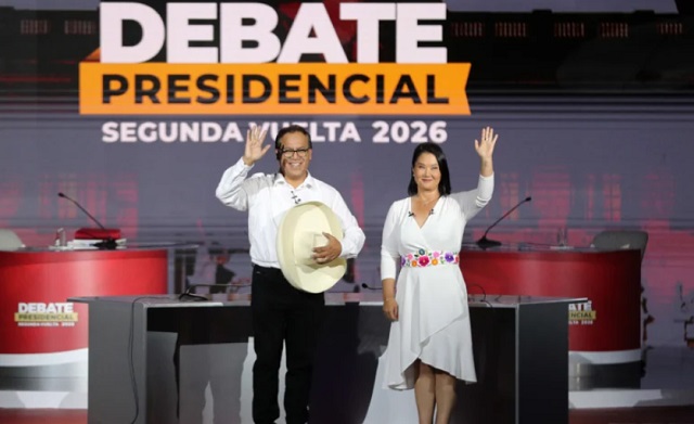Keiko Fujimori y Roberto Sánchez debatieron sus programas de gobierno a una semana de la votación definitiva en Perú. Foto: EFE