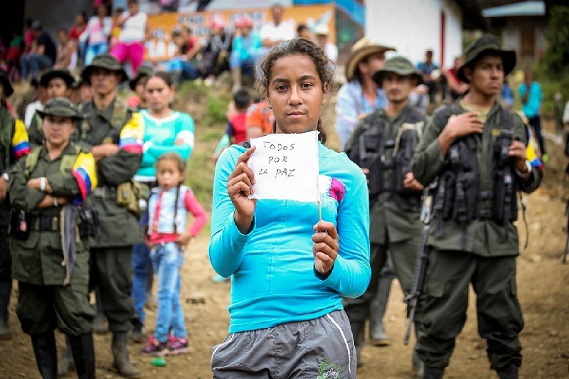 Colombianos siguen esperando la paz tras 3 años de acuerdos firmados entre el gobierno y grupos disidentes de las FARC