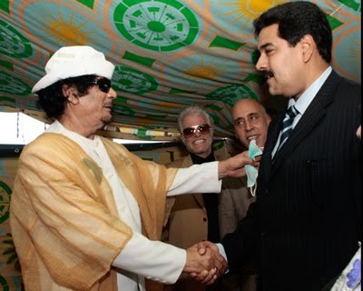 El presidente Maduro y el lider africanista Libio Muammar Gadafi