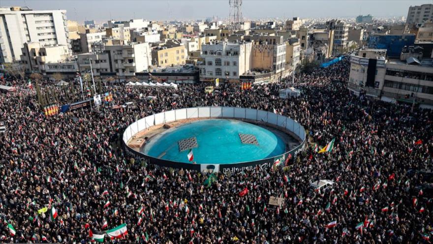 Miles de personas asisten a las marchas por el Día Mundial de Al Quds en Teherán capital iran
