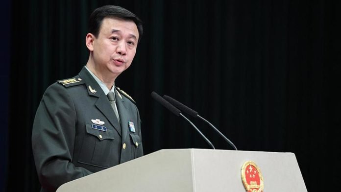 Wu Qian portavoz del Ministerio de defensa de China