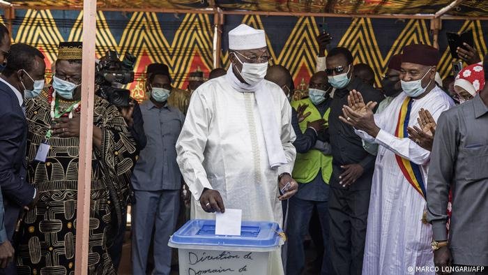Presidente de Chad ejerció su derecho al voto en horas de la mañana
