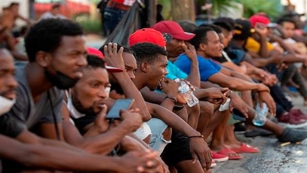 En su búsqueda de mejores condiciones de vida, miles de migrantes haitianos se desplazan a través de varios países de América para intentar ingresar a Estados Unidos