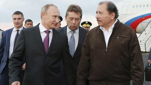 El presidente ruso, Vladímir Putin, junto a su homólogo nicaragüense, Daniel Ortega, en una visita oficial del primero en 2014 - REUTERS -